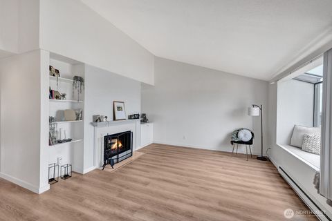 Photo of 1321 S Puget Drive #E-33, Renton, WA 98055 (MLS # 2501368)