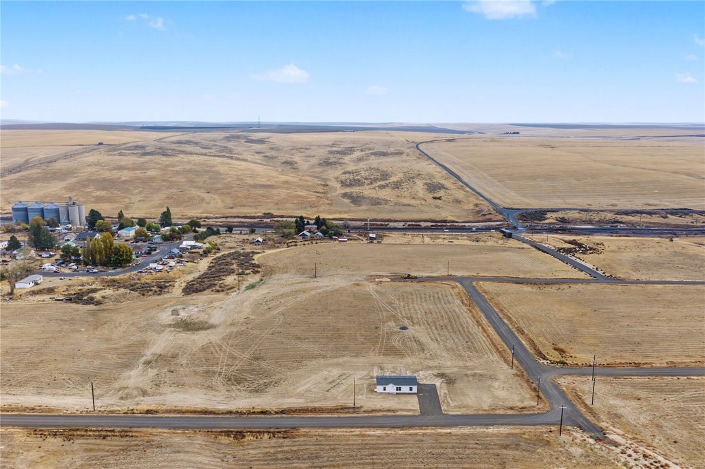 Photo of 83 S Tammie Street, Hatton, WA 99344 (MLS # 2599861)