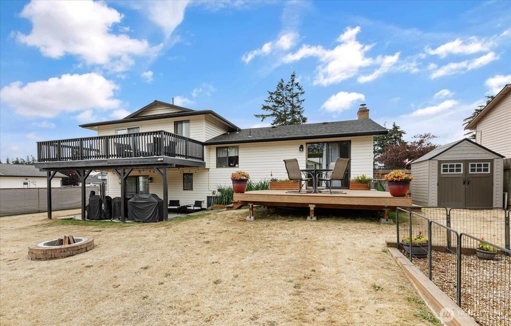 Photo of 554 NW Fairhaven Drive, Oak Harbor, WA 98277 (MLS # 2570505)