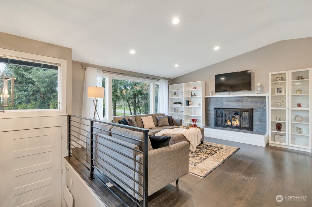 Photo of 15313 Meadow Road, Lynnwood, WA 98087 (MLS # 2181947)