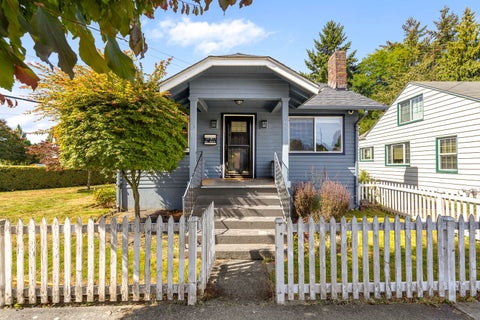 Photo of 105 Wells Ave N AVE, Renton, WA 98057 (MLS # 2596435)