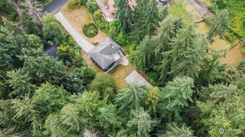 Photo of 13648 SE 180th Street, Renton, WA 98058 (MLS # 2285511)