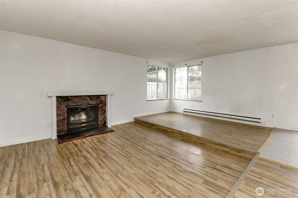 Photo of 24314 22nd Avenue S, Des Moines, WA 98198 (MLS # 2482927)