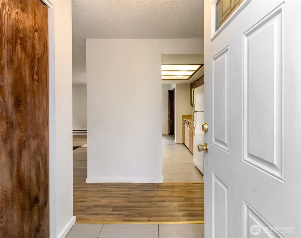 Photo of 24314 22nd Avenue S, Des Moines, WA 98198 (MLS # 2482927)