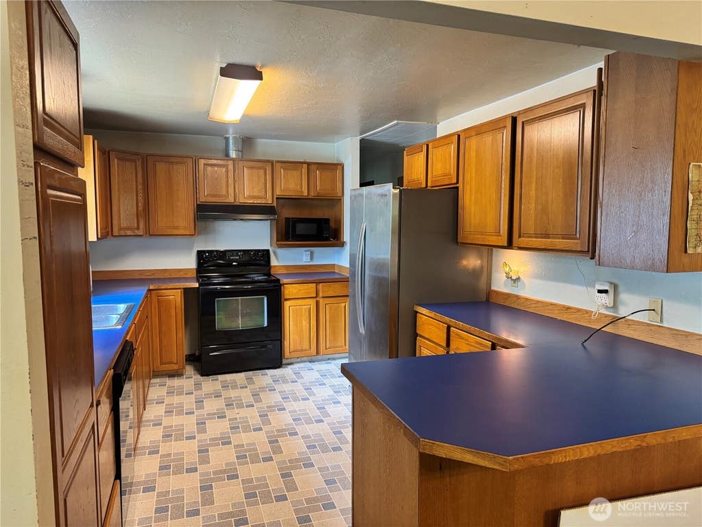 Photo of 18610 196th Avenue SE, Renton, WA 98058 (MLS # 2569378)