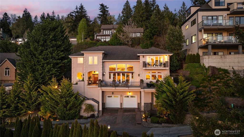 Photo of 20619 NE 16th Street, Sammamish, WA 98074 (MLS # 2515438)