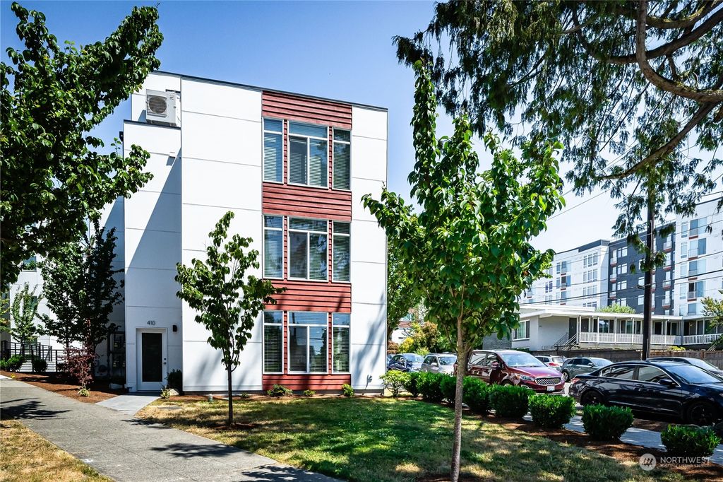 Photo of 410 NE 73rd Street, Seattle, WA 98115 (MLS # 2261237)