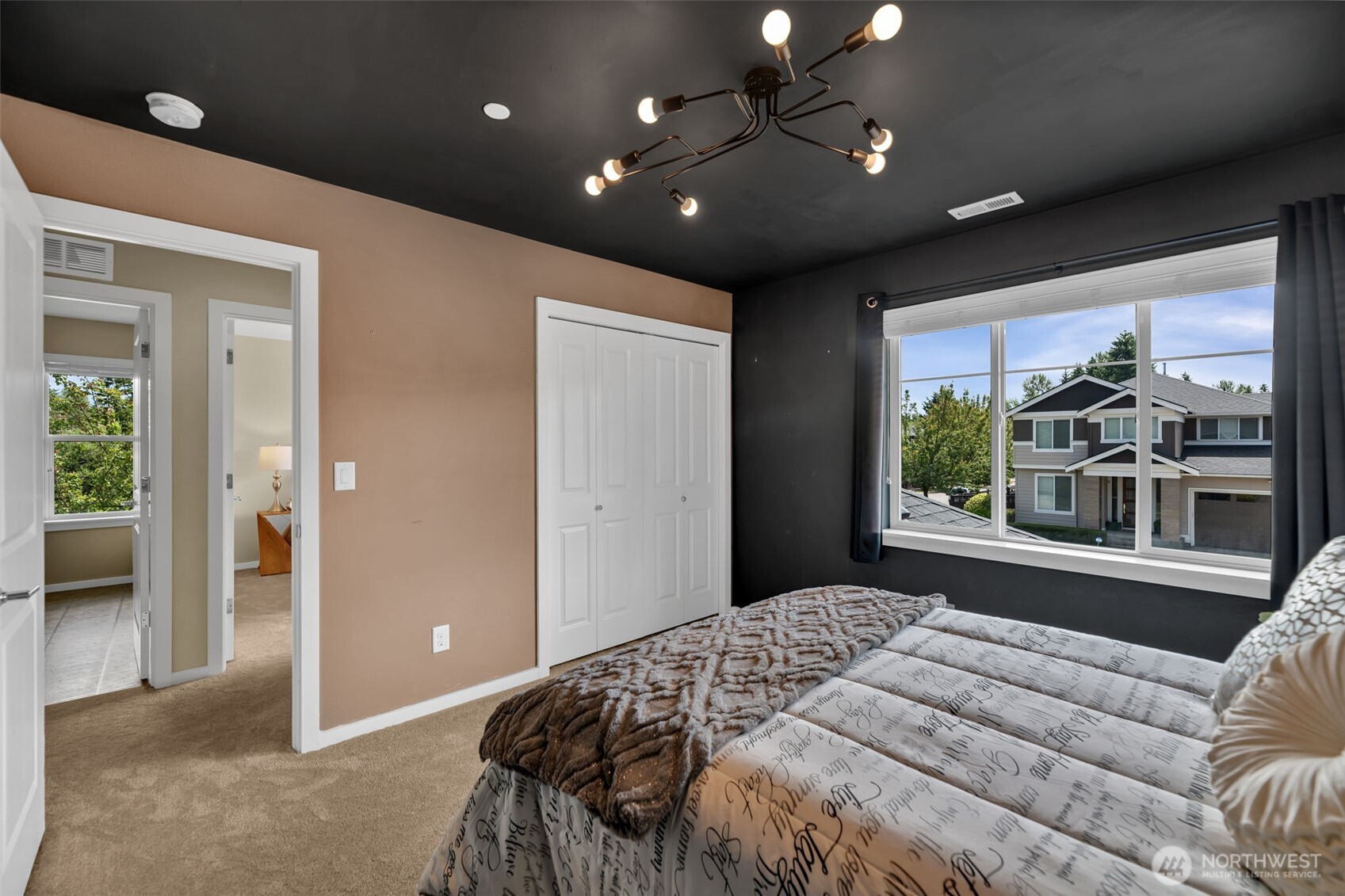 Kent, Washington 98030, United States, 4 Bedrooms Bedrooms, ,3 BathroomsBathrooms,Residential,Active,153636