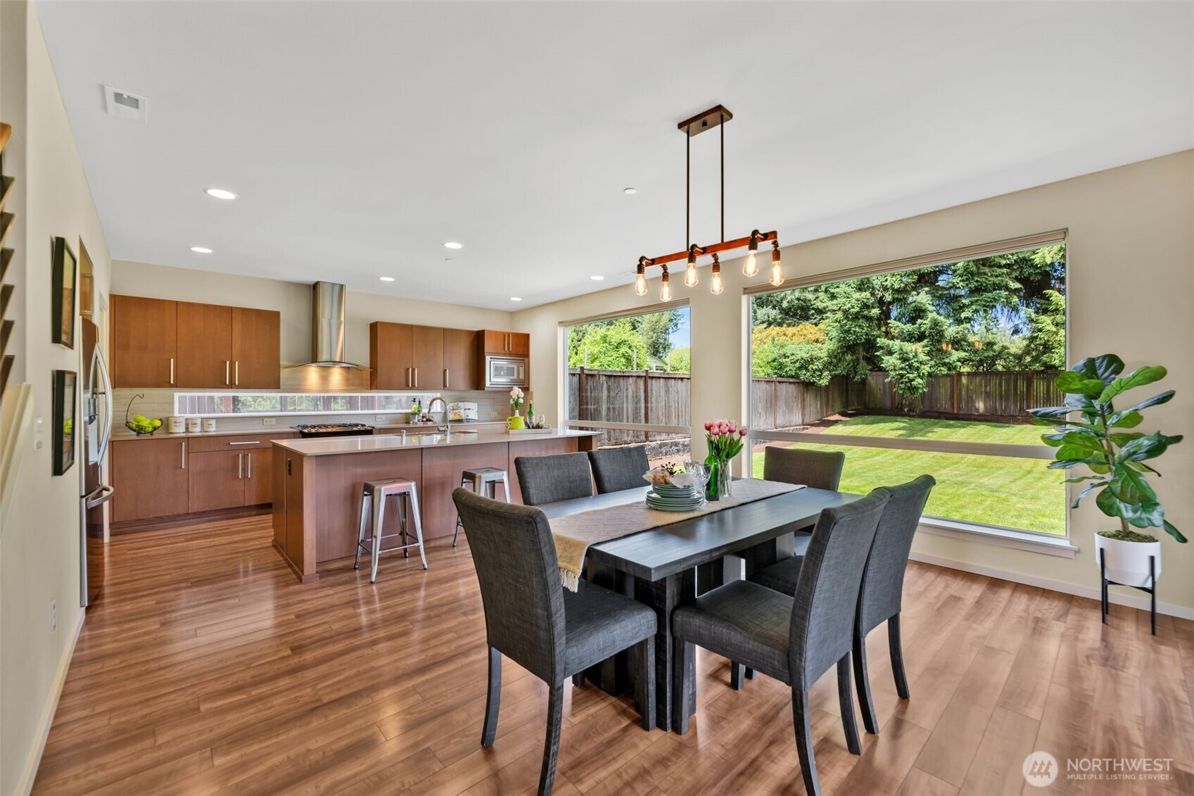 Kent, Washington 98030, United States, 4 Bedrooms Bedrooms, ,3 BathroomsBathrooms,Residential,Active,153636