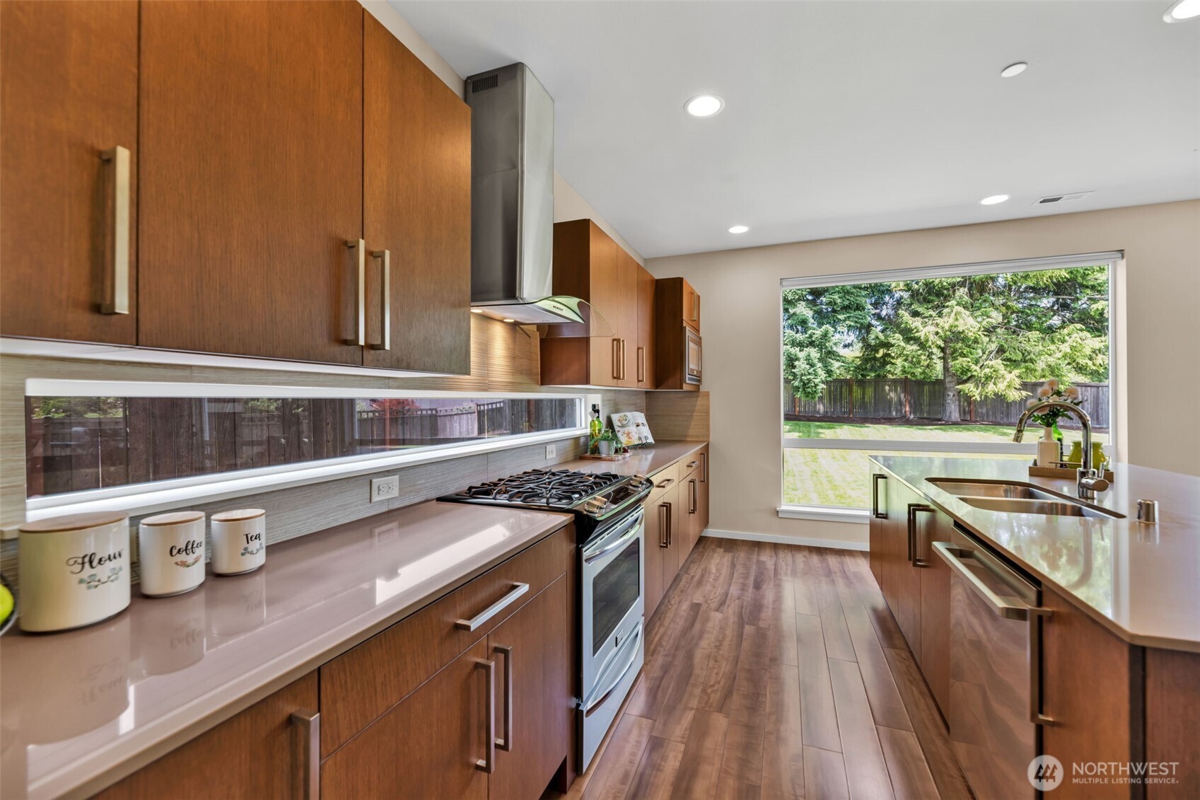 Kent, Washington 98030, United States, 4 Bedrooms Bedrooms, ,3 BathroomsBathrooms,Residential,Active,153636