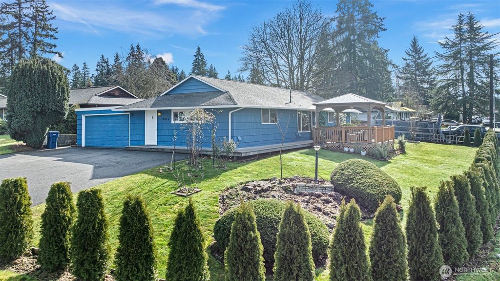 Photo of 2016 191st Street SW, Lynnwood, WA 98036 (MLS # 2336203)