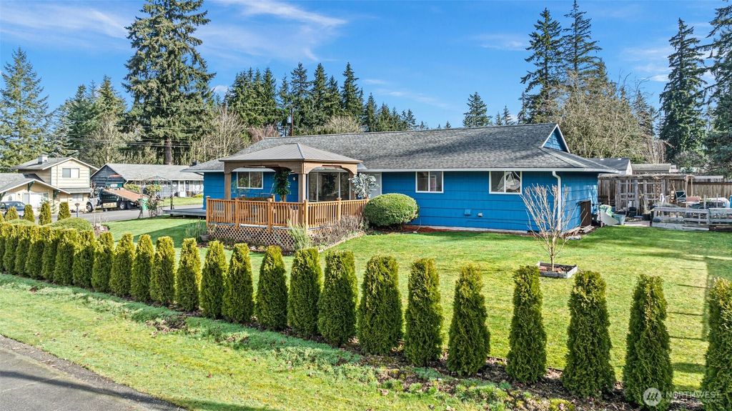 Photo of 2016 191st Street SW, Lynnwood, WA 98036 (MLS # 2336203)