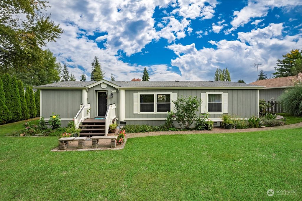 Photo of 20027 32nd Avenue W, Lynnwood, WA 98036 (MLS # 2159122)