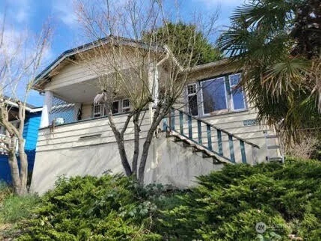 Photo of 6002 5th Avenue NW, Seattle, WA 98107 (MLS # 2354363)