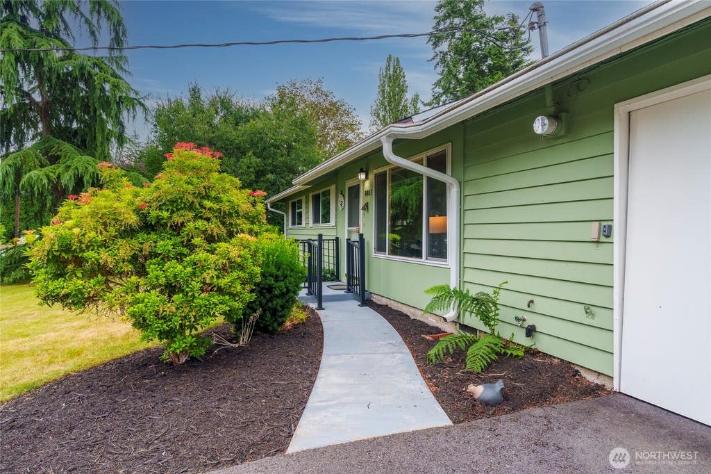 Photo of 8811 187th Street NE, Bothell, WA 98011 (MLS # 2551567)