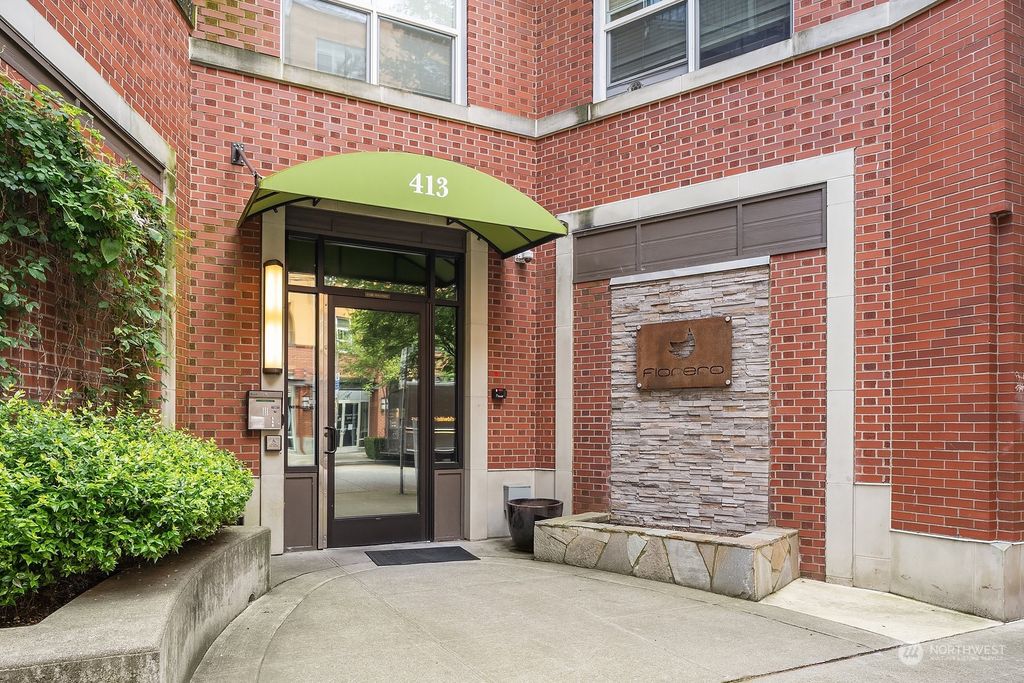 Photo of 413 NE 70th Street #209, Seattle, WA 98115 (MLS # 2129322)