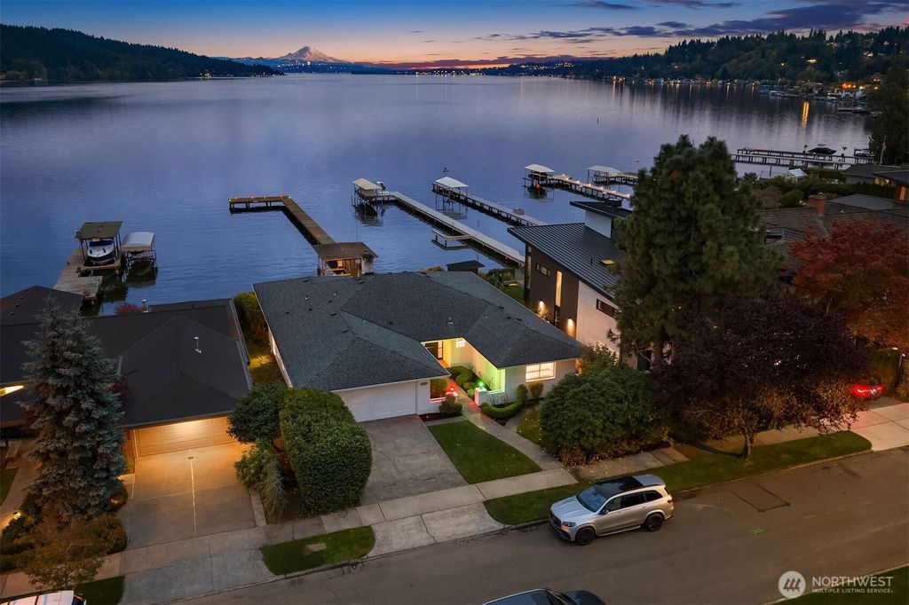 Photo of 16526 Shore Drive NE, Lake Forest Park, WA 98155 (MLS # 2448754)