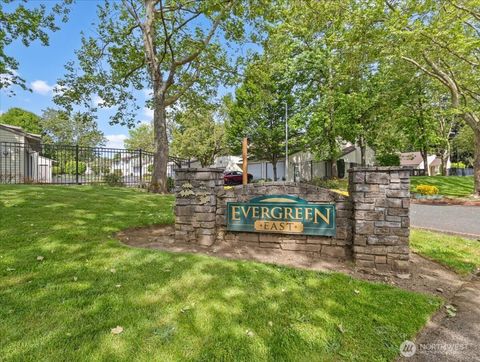 Photo of 526 SE 157th Avenue #6, Vancouver, WA 98684 (MLS # 2521953)