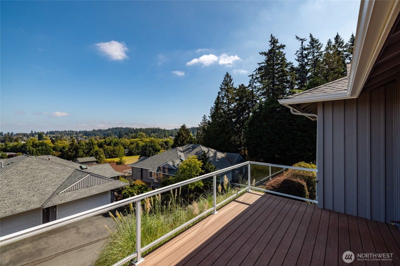 3903 Ridge Top
