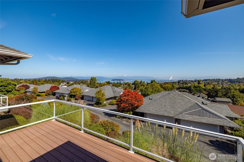 3903 Ridge Top