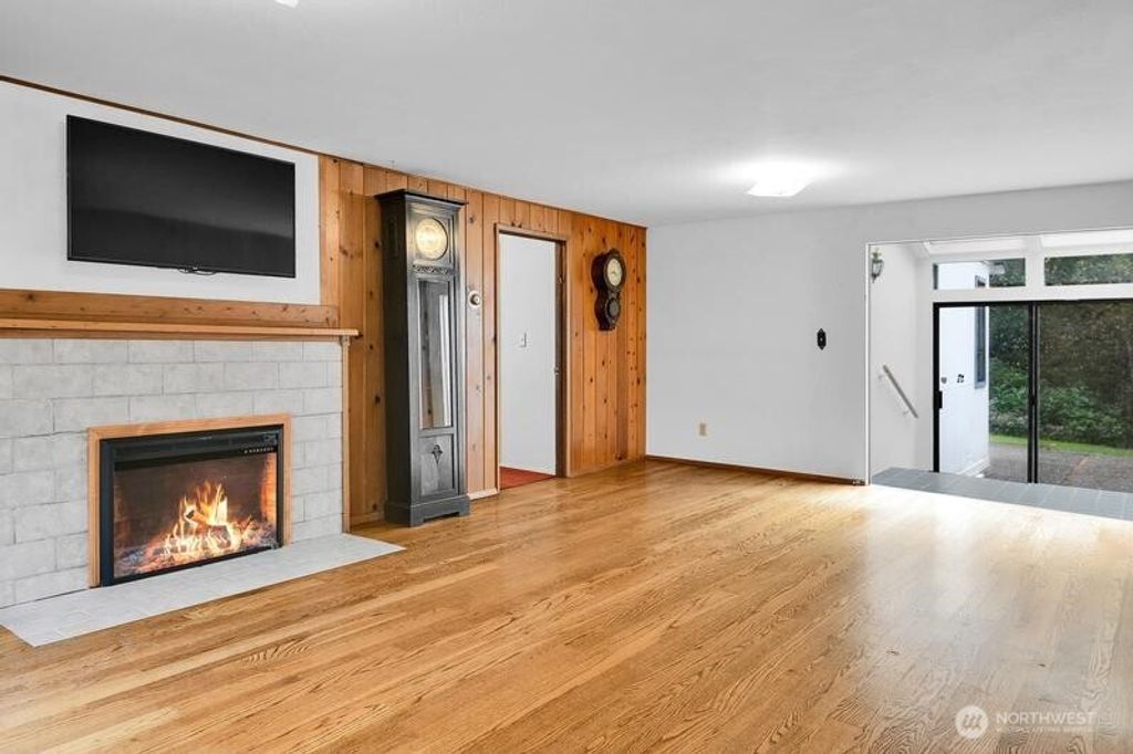 Photo of 16709 NE 172nd Place, Woodinville, WA 98072 (MLS # 2362940)