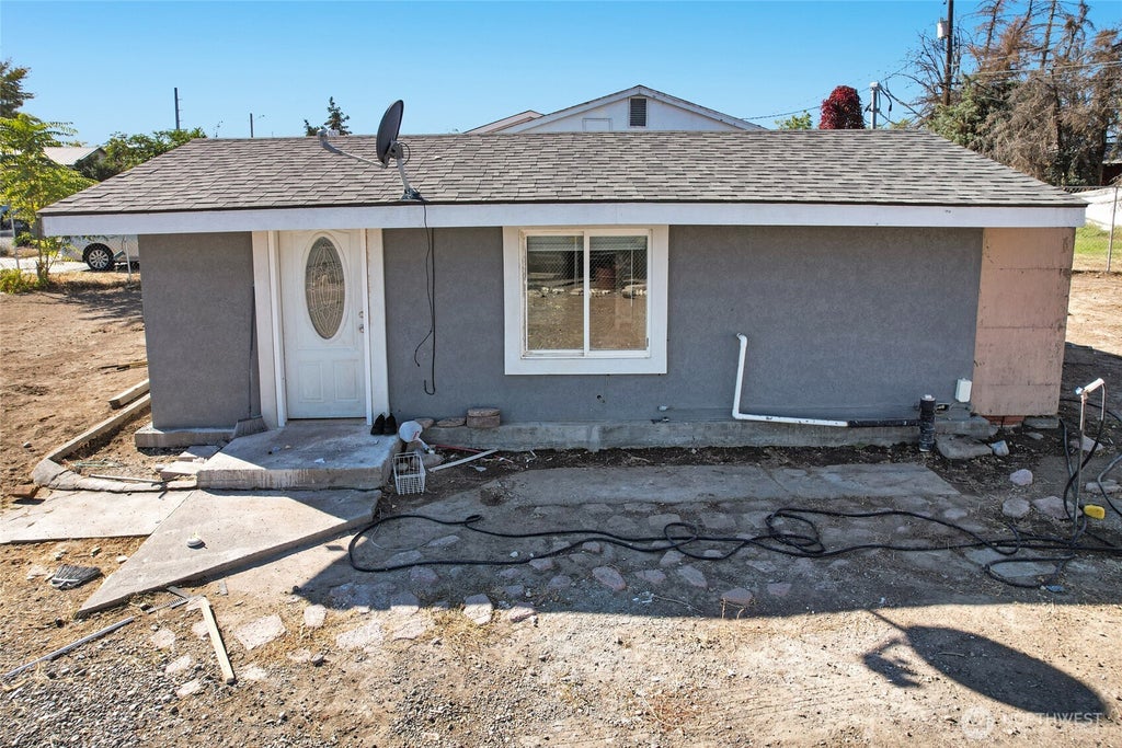 Photo of 9802 Highland Drive NE, Moses Lake, WA 98837 (MLS # 2590086)