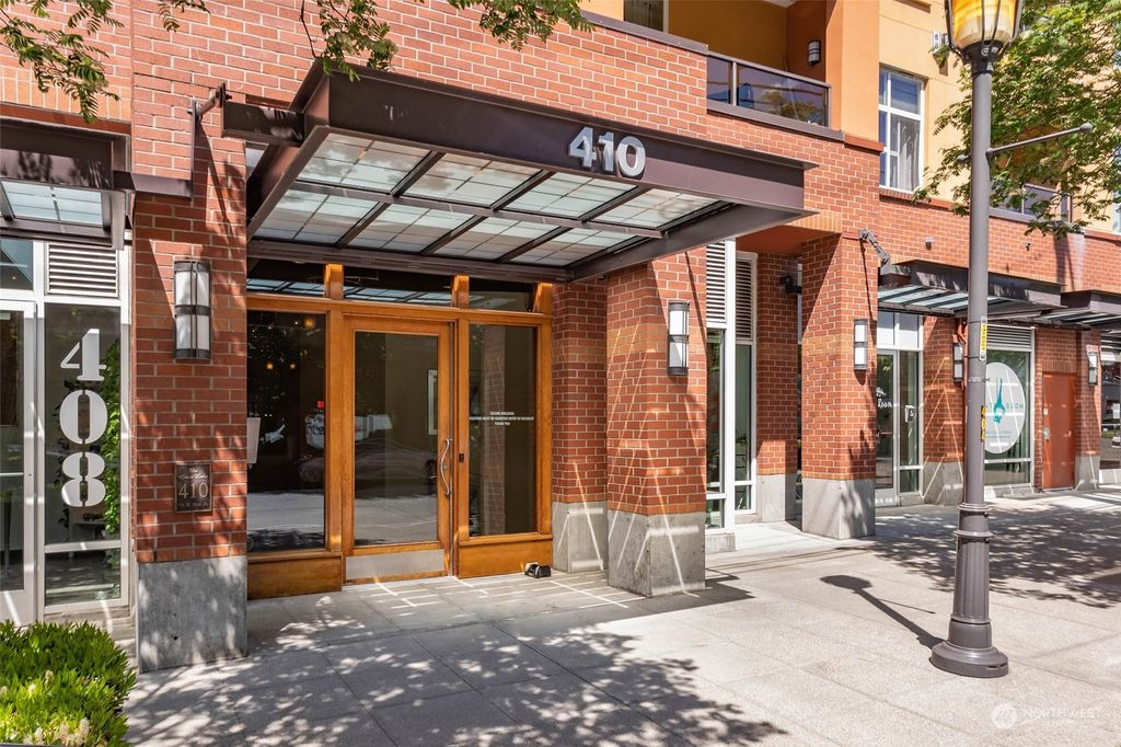 Photo of 410 NE 70th Street #301, Seattle, WA 98115 (MLS # 2055581)