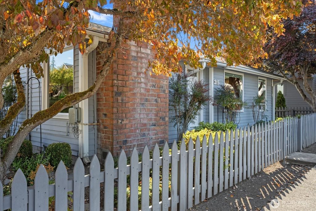 Photo of 215 6th Avenue S, Edmonds, WA 98020 (MLS # 2437888)