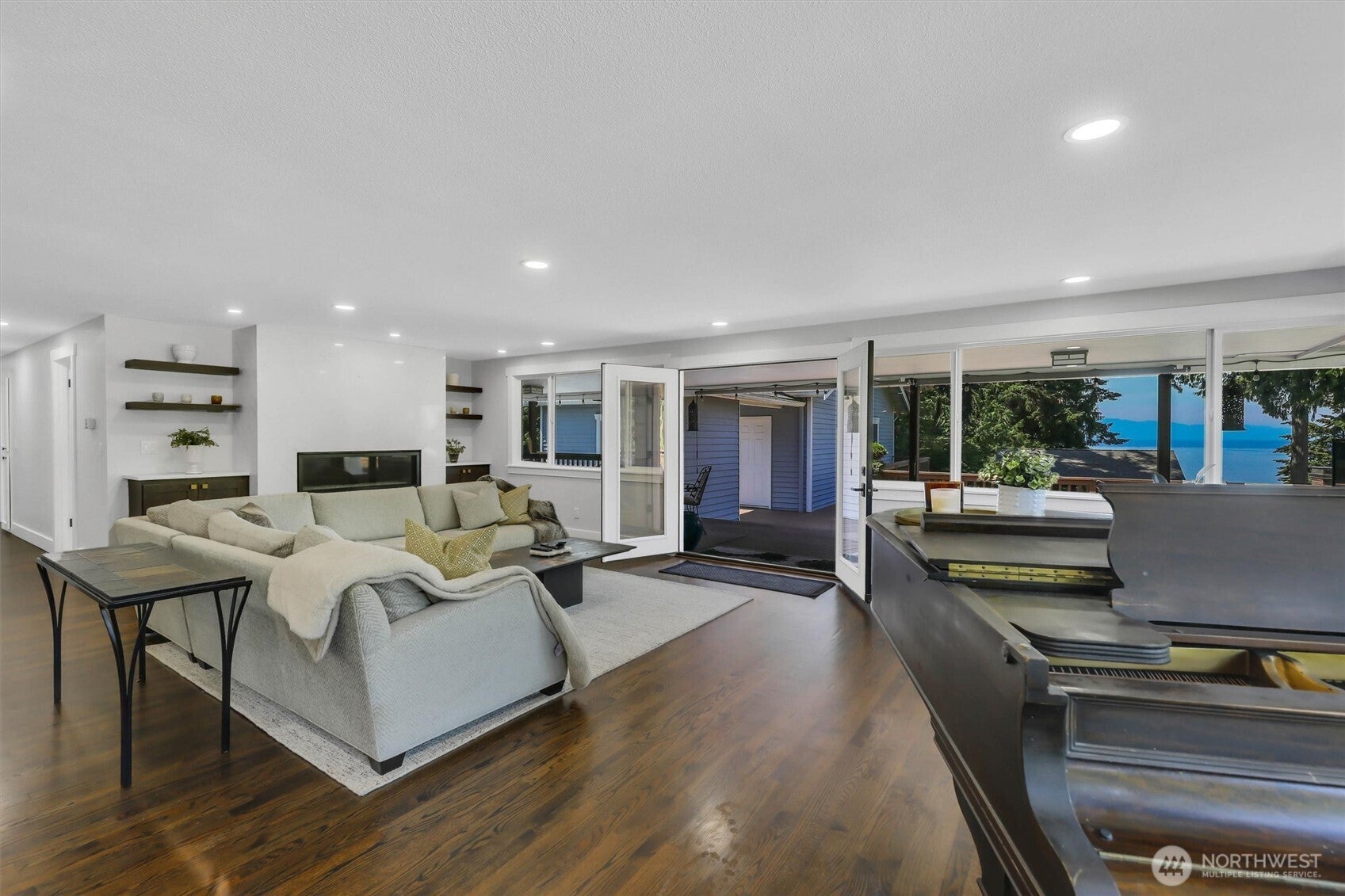 16038 68th Avenue W