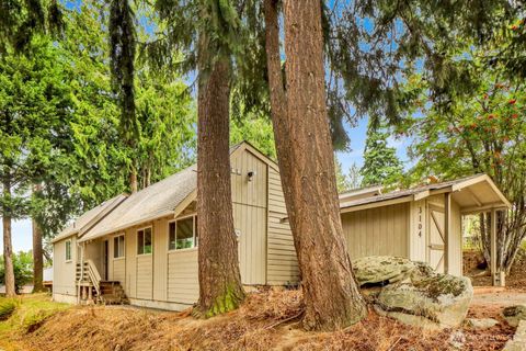 Photo of 3104 Wilson Avenue, Bellingham, WA 98225 (MLS # 2427179)