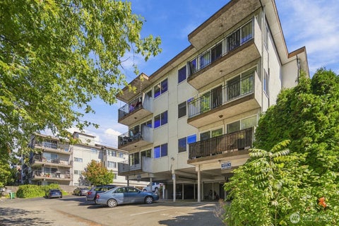 Photo of 11255 Greenwood Avenue N, Seattle, WA 98133 (MLS # 2587180)