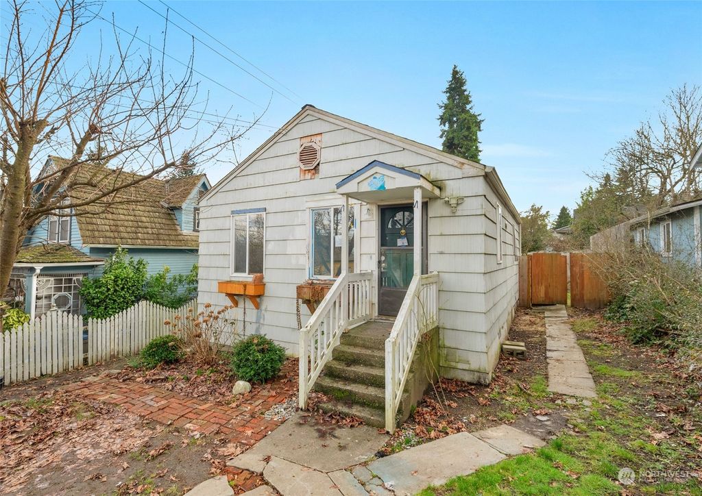 Photo of 2116 46th Street SE, Everett, WA 98203 (MLS # 2196575)