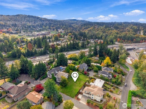 Photo of 12013 SE 42nd Court, Bellevue, WA 98006 (MLS # 2593679)