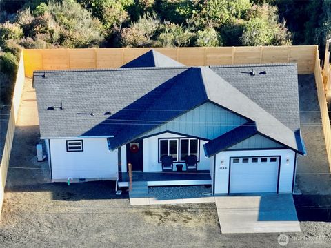 Photo of 1046 Ocean Shores Boulevard, Ocean Shores, WA 98569 (MLS # 2466110)