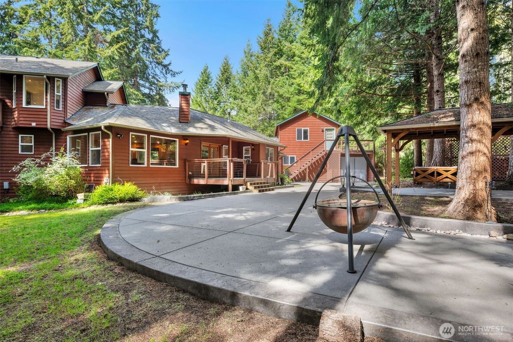 Photo of 1038 NE Blue Ridge Drive, Poulsbo, WA 98370 (MLS # 2512449)