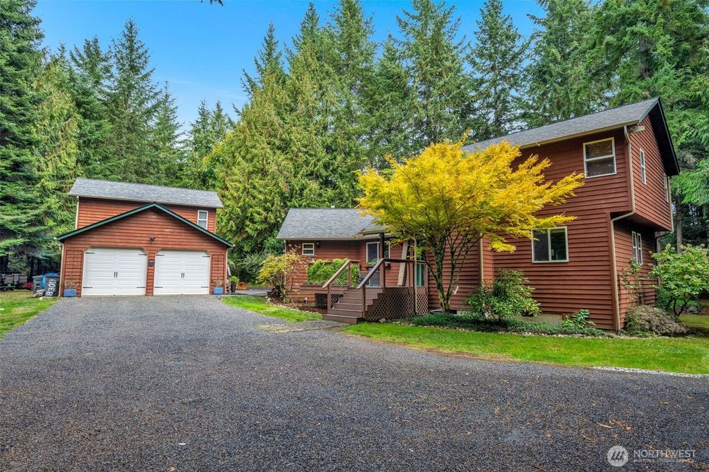 Photo of 1038 NE Blue Ridge Drive, Poulsbo, WA 98370 (MLS # 2512449)