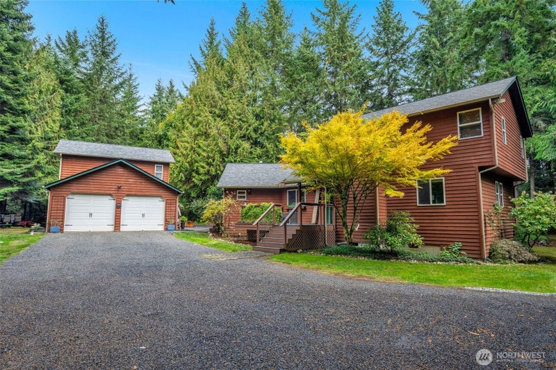 1038 NE Blue Ridge Drive