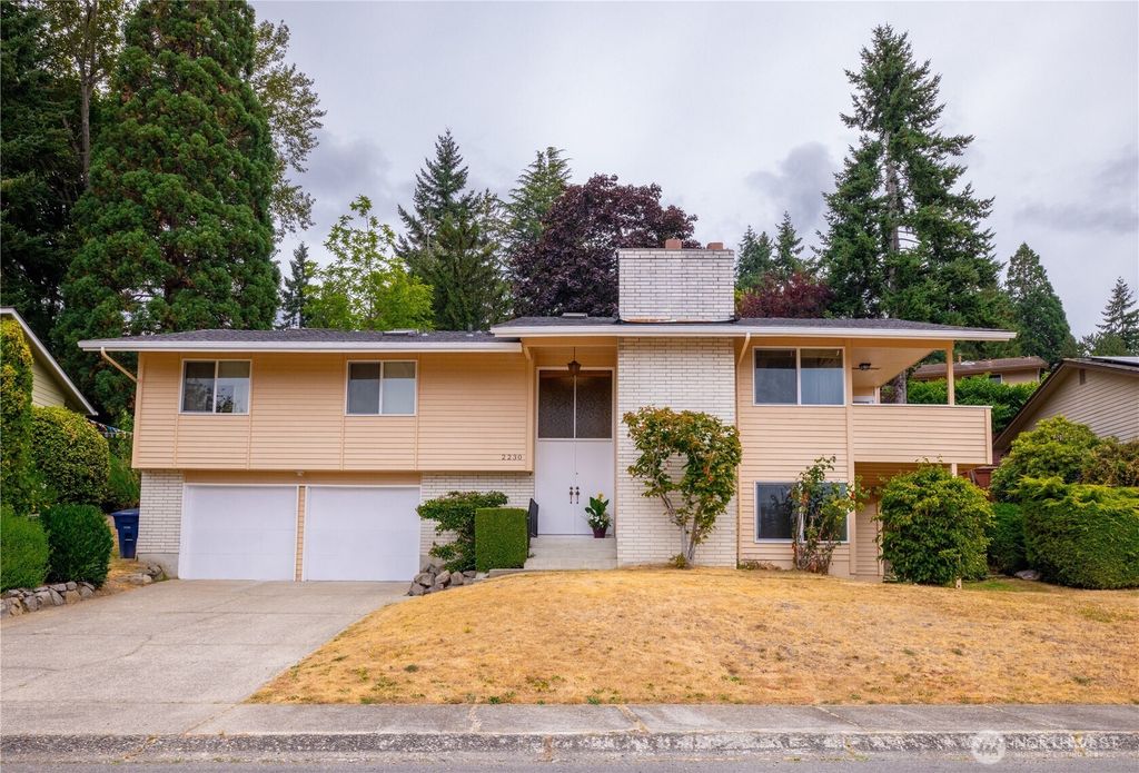 Photo of 2230 137th Place SE, Bellevue, WA 98005 (MLS # 2427353)