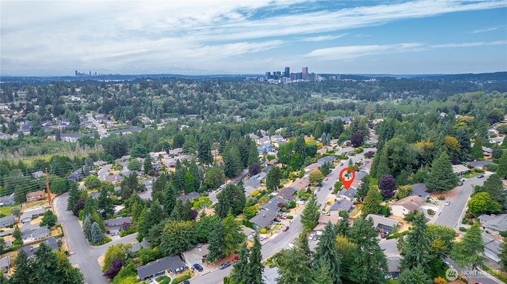 Photo of 2230 137th Place SE, Bellevue, WA 98005 (MLS # 2427353)