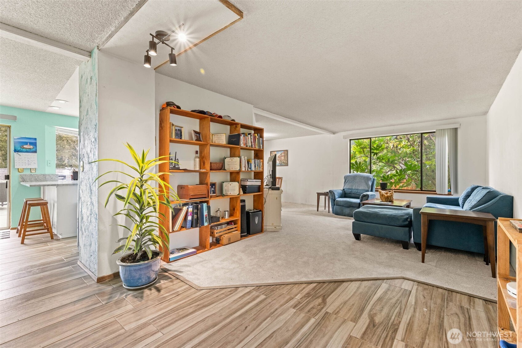 10023 Whitecap Drive NW