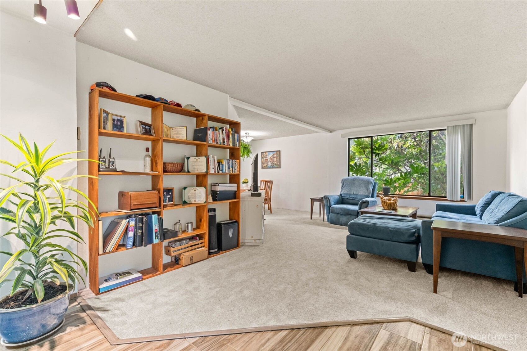 10023 Whitecap Drive NW