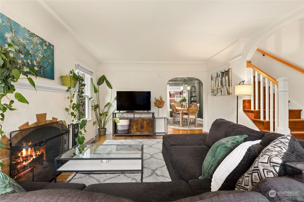 Photo of 2338 44th Avenue SW #A, Seattle, WA 98116 (MLS # 2205240)