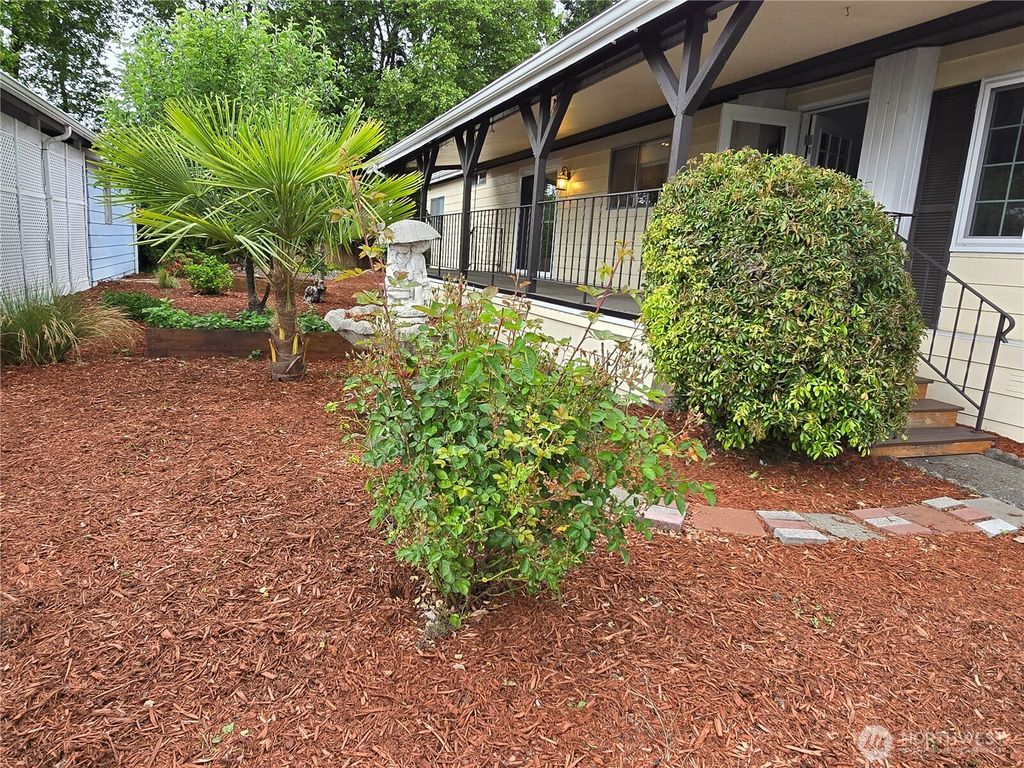 Photo of 1402 22nd Street NE #203, Auburn, WA 98002 (MLS # 2375527)