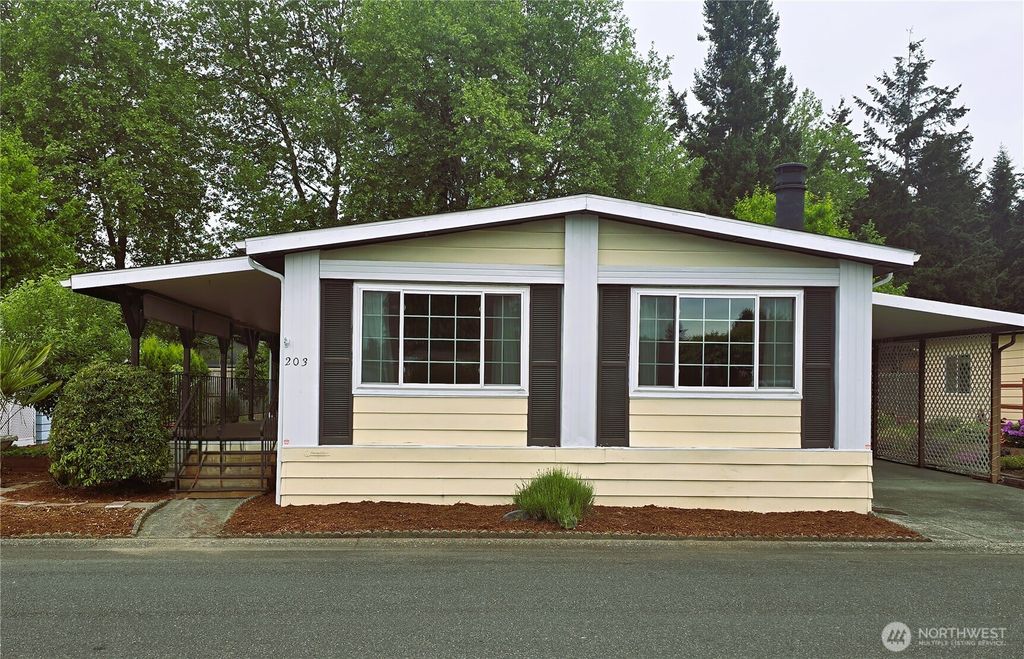 Photo of 1402 22nd Street NE #203, Auburn, WA 98002 (MLS # 2375527)