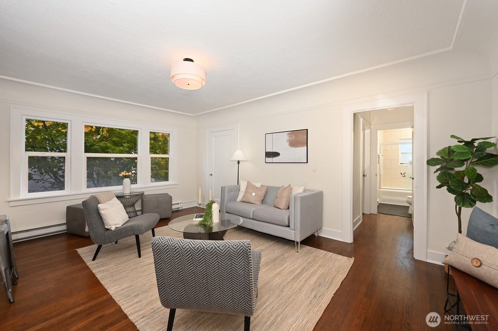 Photo of 735 Federal Avenue E #5, Seattle, WA 98102 (MLS # 2588106)