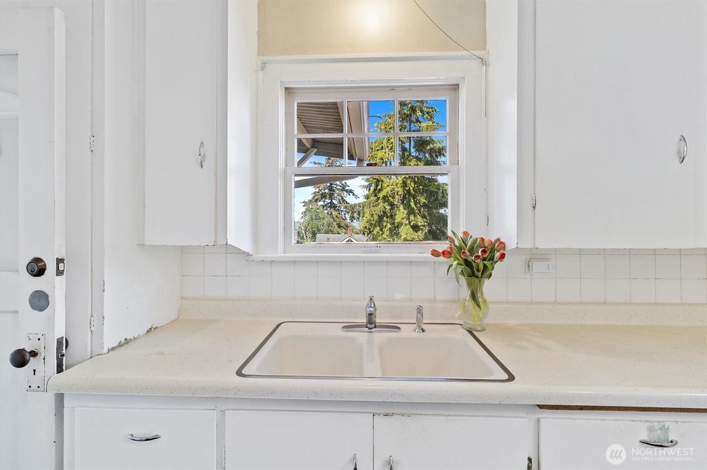 listing image 9368909072932865042