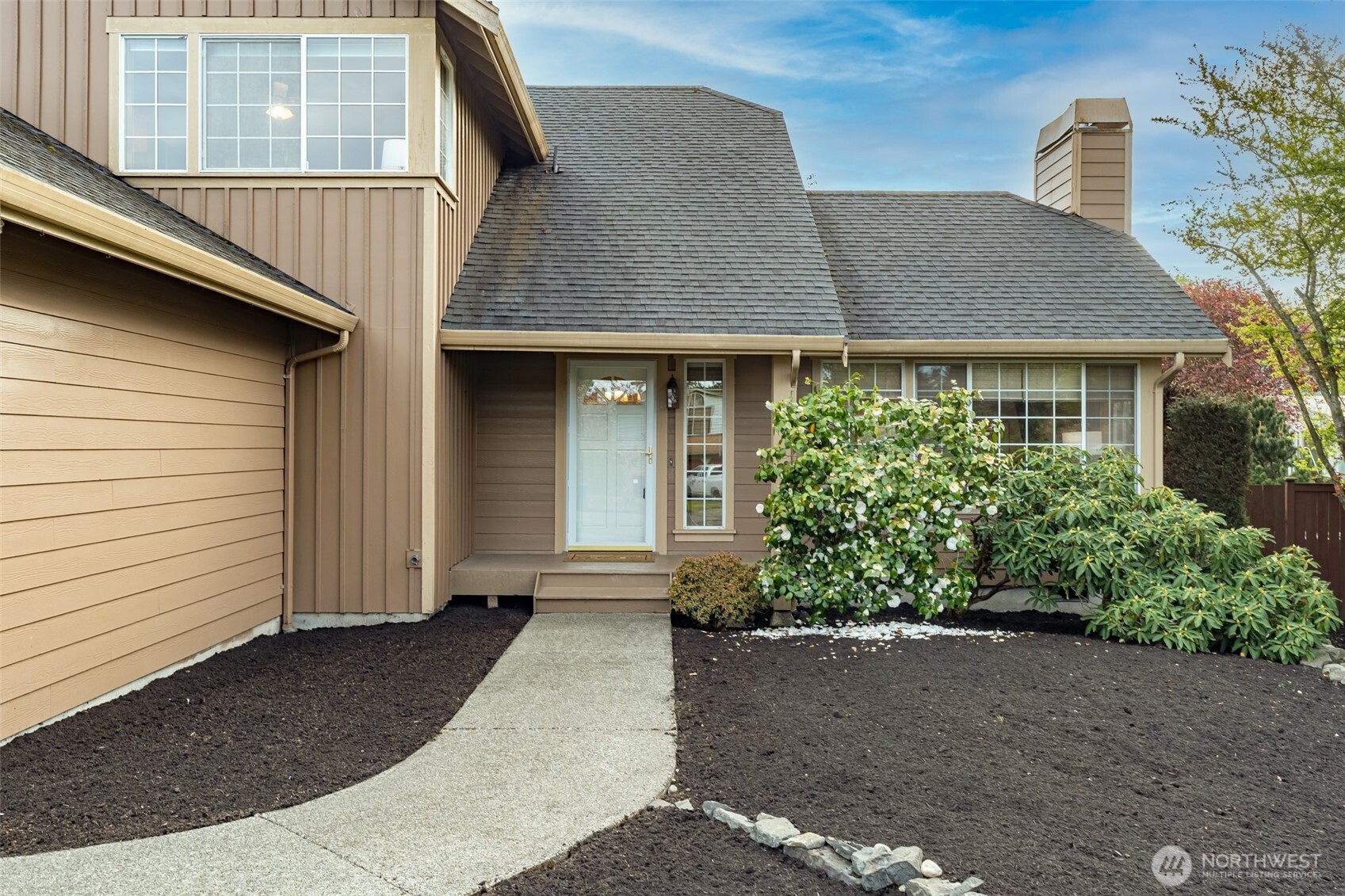 3734 Braeburn Drive NE