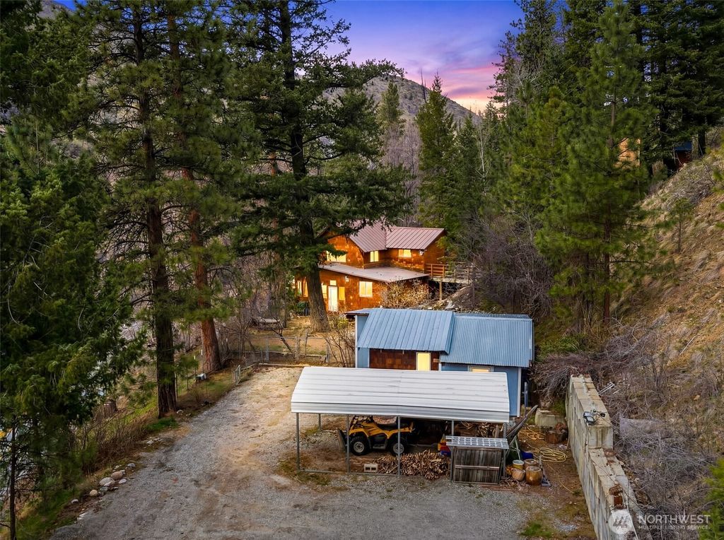 Photo of 9606 Entiat River Road, Entiat, WA 98822 (MLS # 2496630)