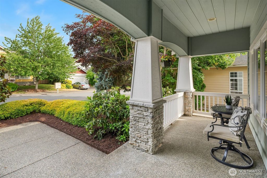 Photo of 531 237th Avenue SE, Sammamish, WA 98074 (MLS # 2406101)