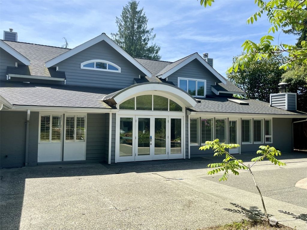 Photo of 5616 NE Keswick Drive, Seattle, WA 98105 (MLS # 2250373)